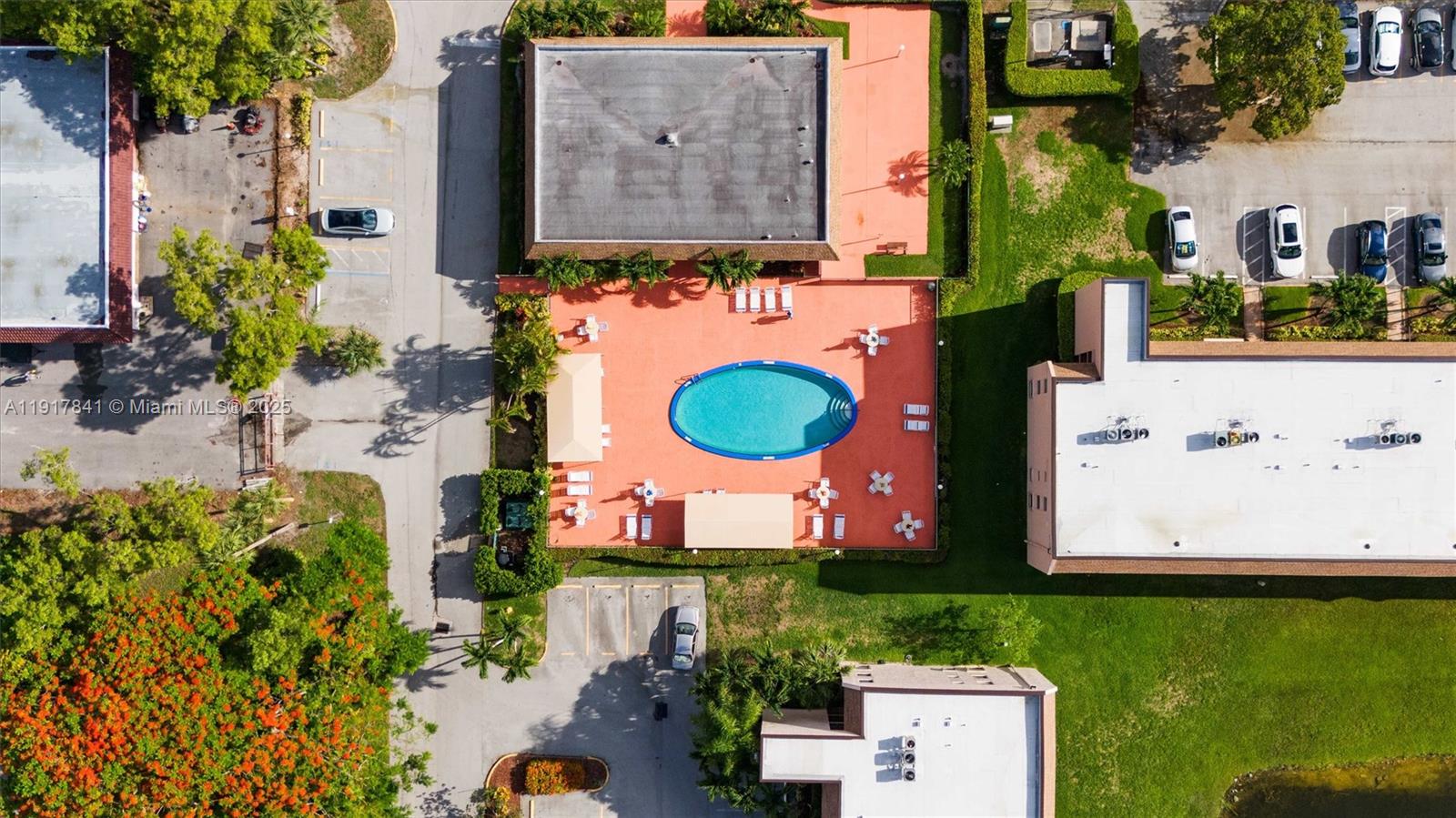 SUNRISE LAKES 158 CONDO - Residential