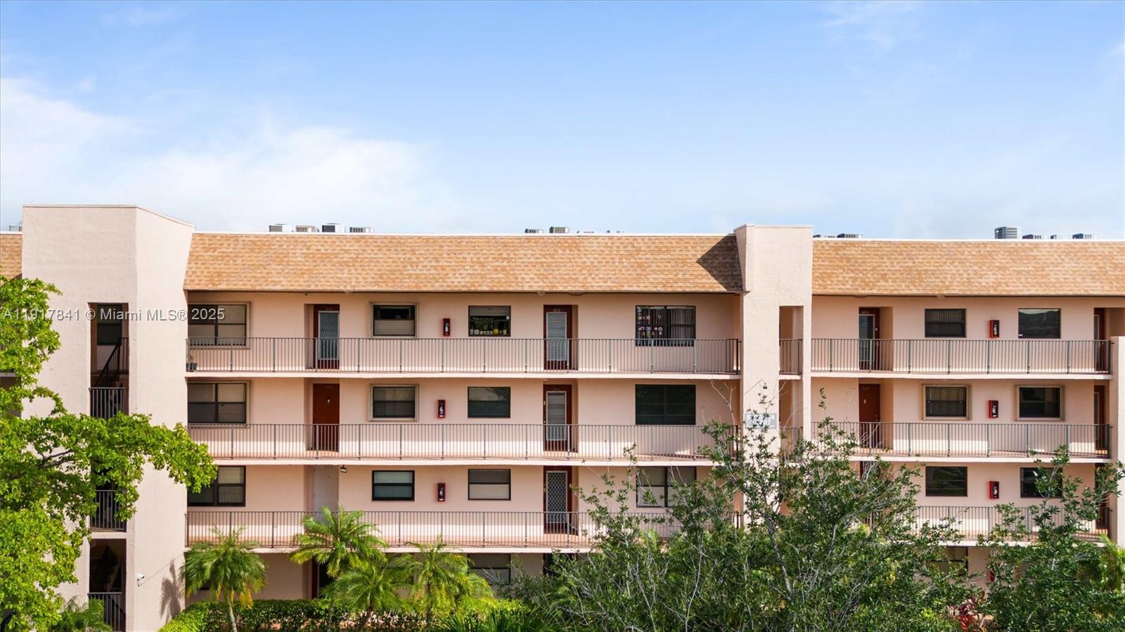 SUNRISE LAKES 158 CONDO - Residential