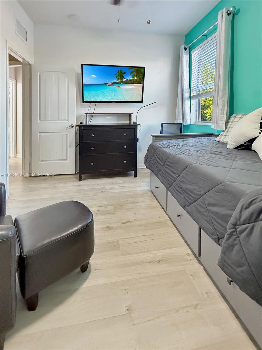 HEMINGWAY POINT - Residential