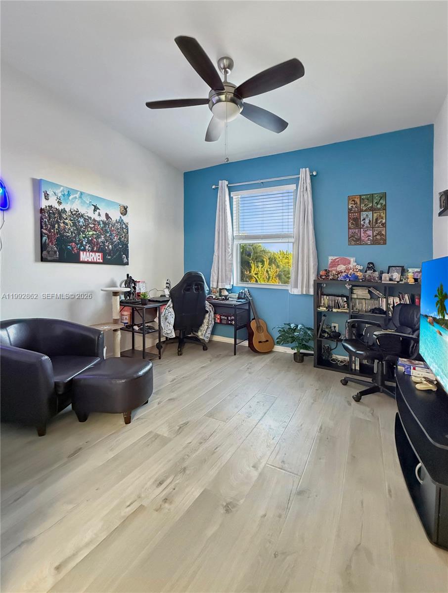 HEMINGWAY POINT - Residential