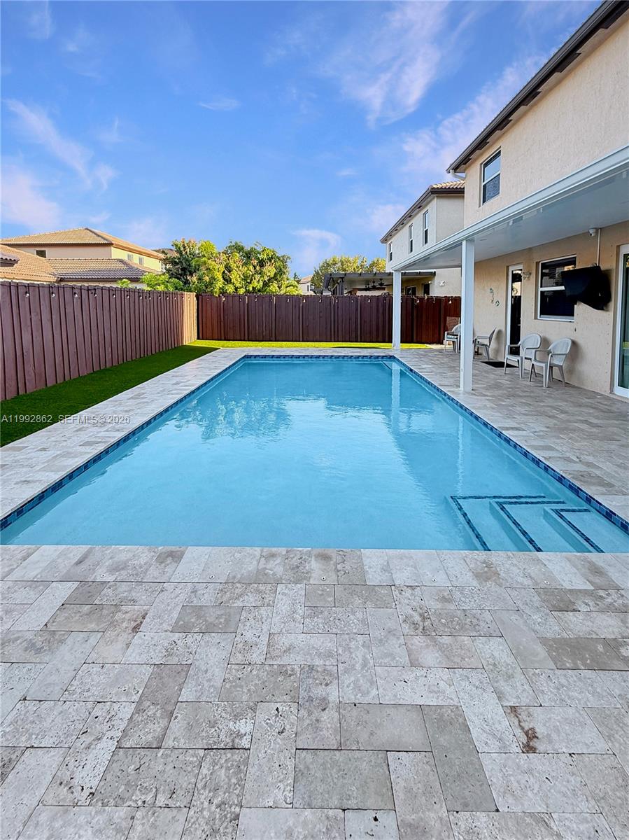 HEMINGWAY POINT - Residential