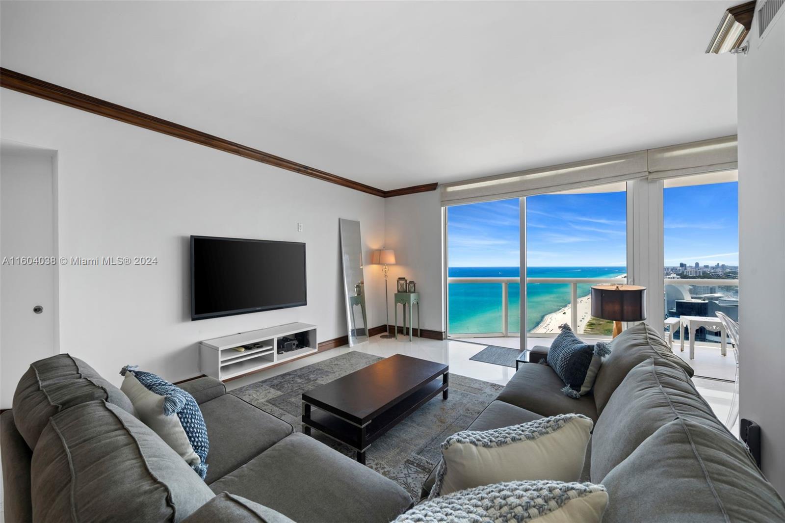 6365 Collins Ave 3904