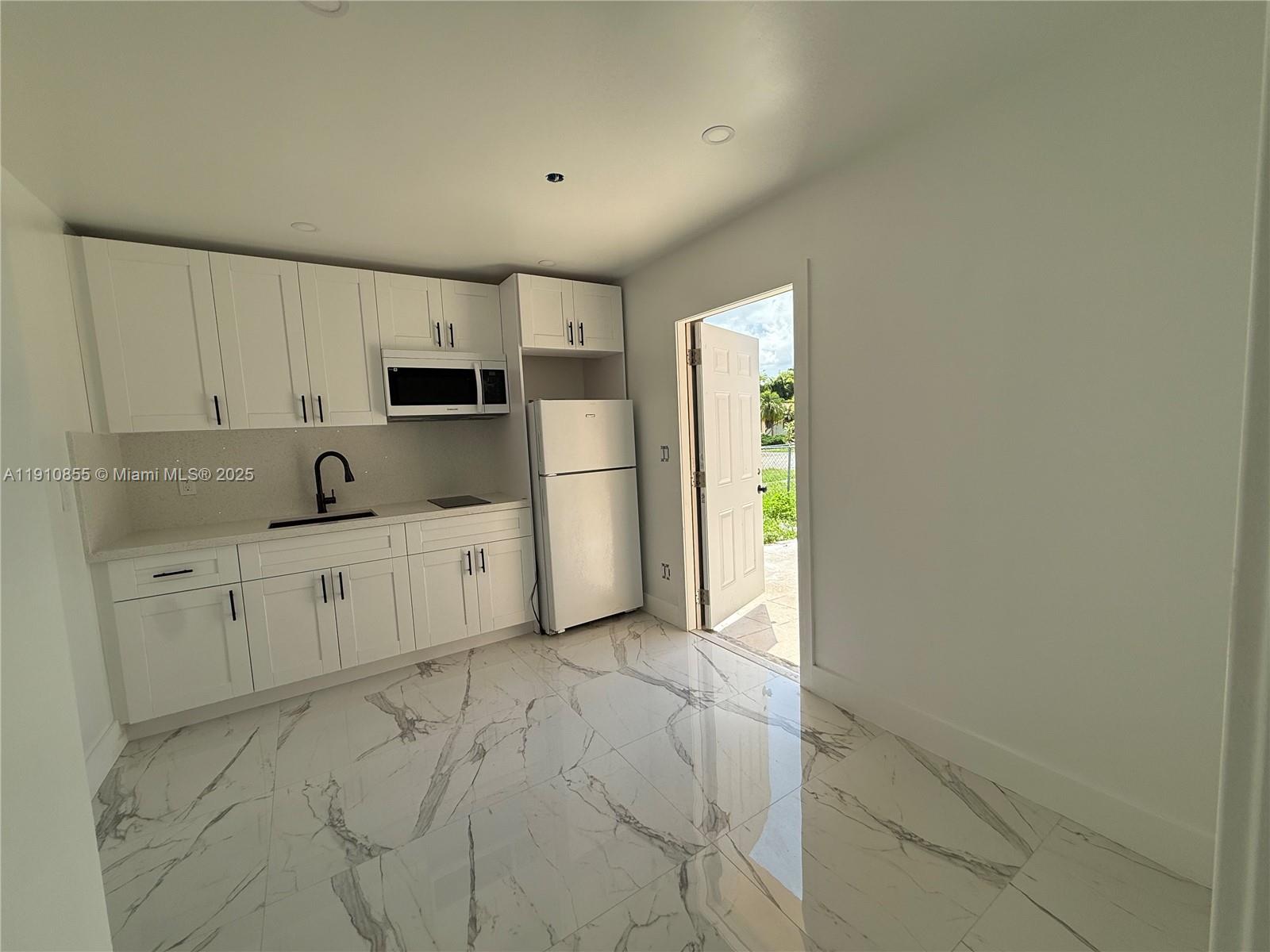 LIZZY SUB SEC 2 - Residential Lease