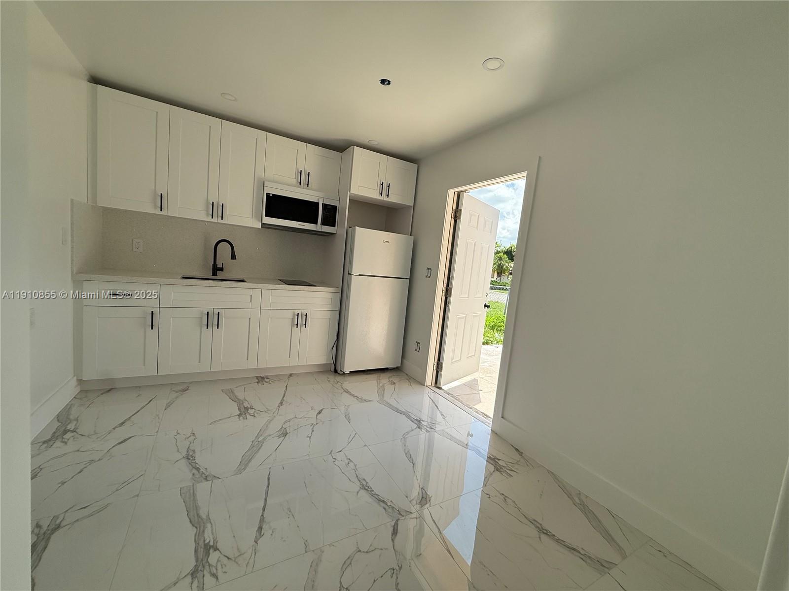 LIZZY SUB SEC 2 - Residential Lease