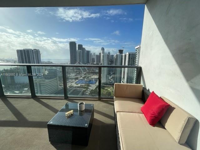 CANVAS CONDO - Residential