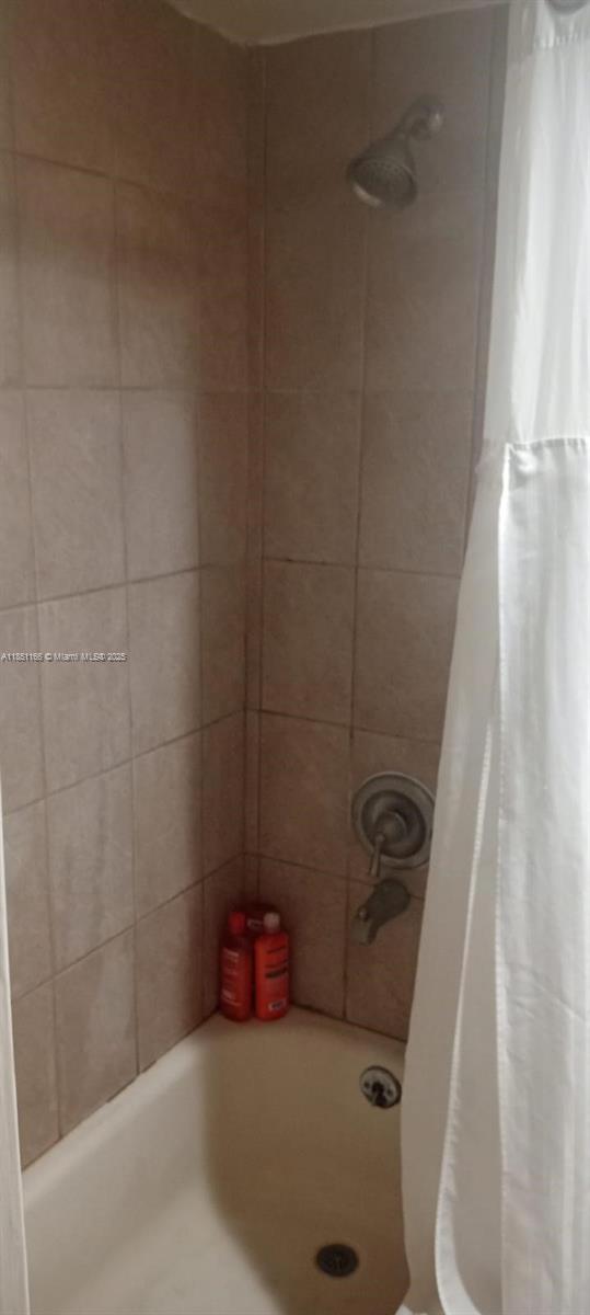 NARANJA LAKES CONDO NO 5 - Residential