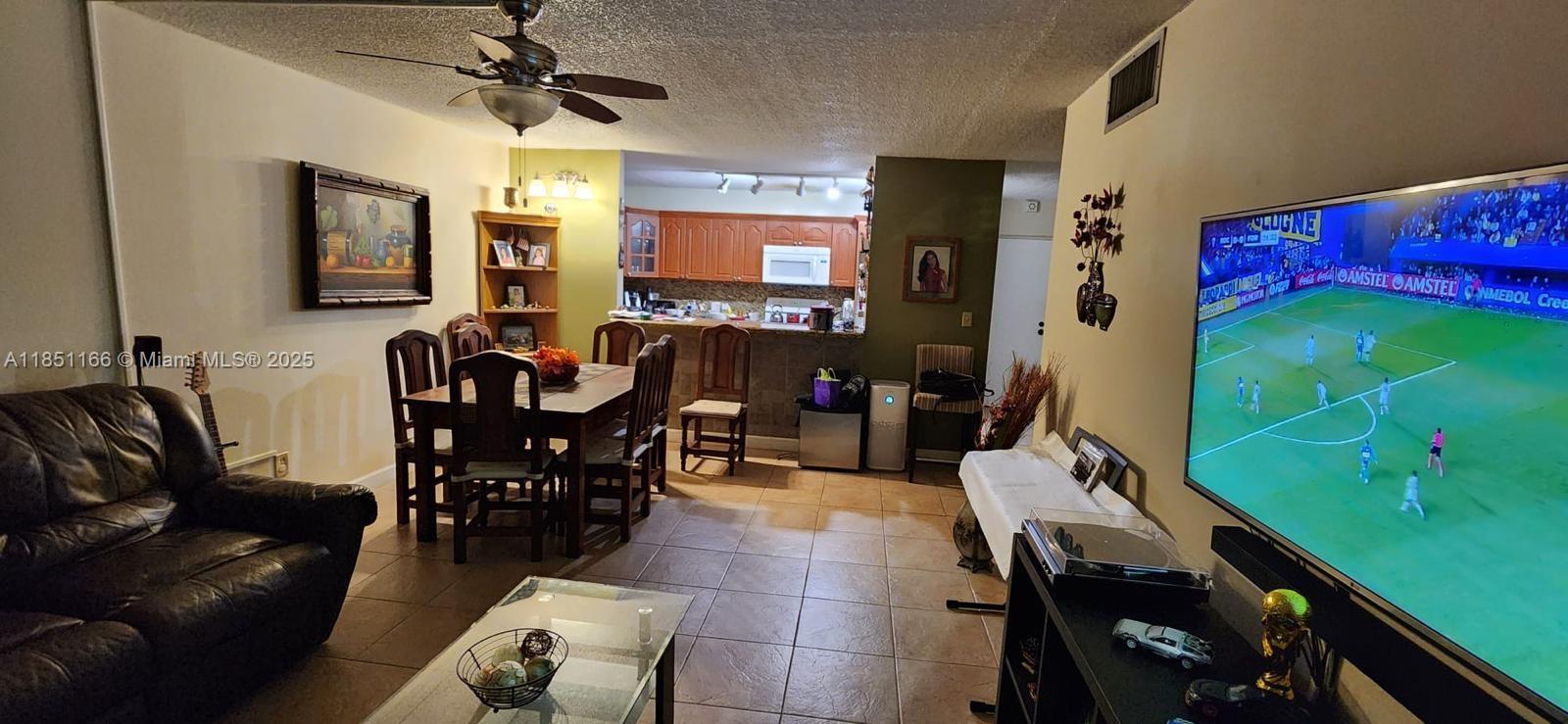 NARANJA LAKES CONDO NO 5 - Residential