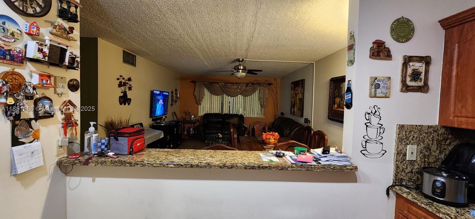 NARANJA LAKES CONDO NO 5 - Residential