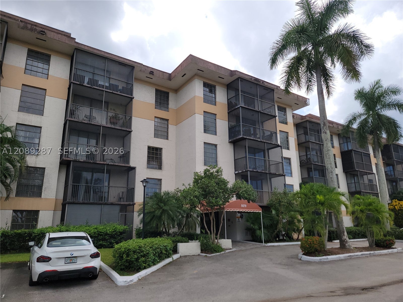 5570 NW 44th St