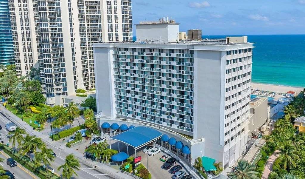 19201 Collins Ave 831
