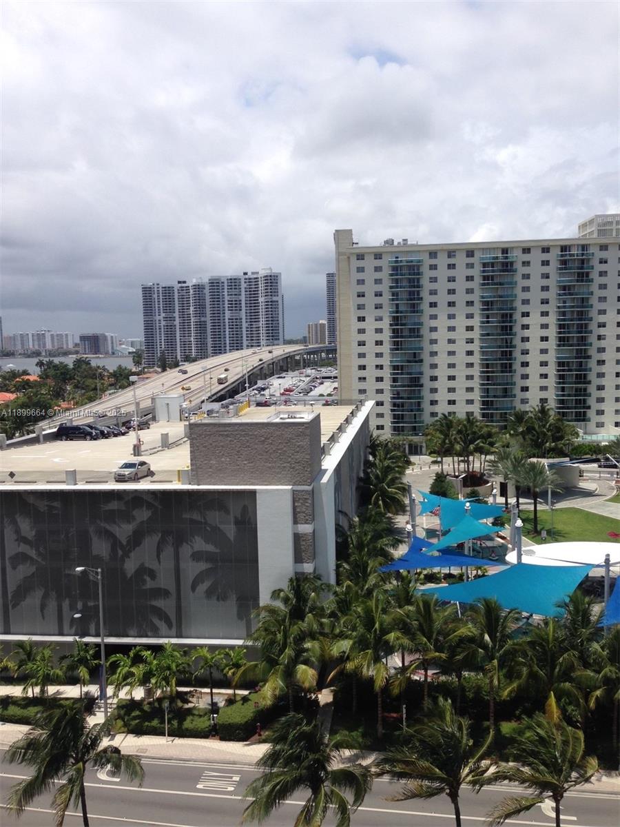 THE AVENTURA BEACH CLUB C - Residential