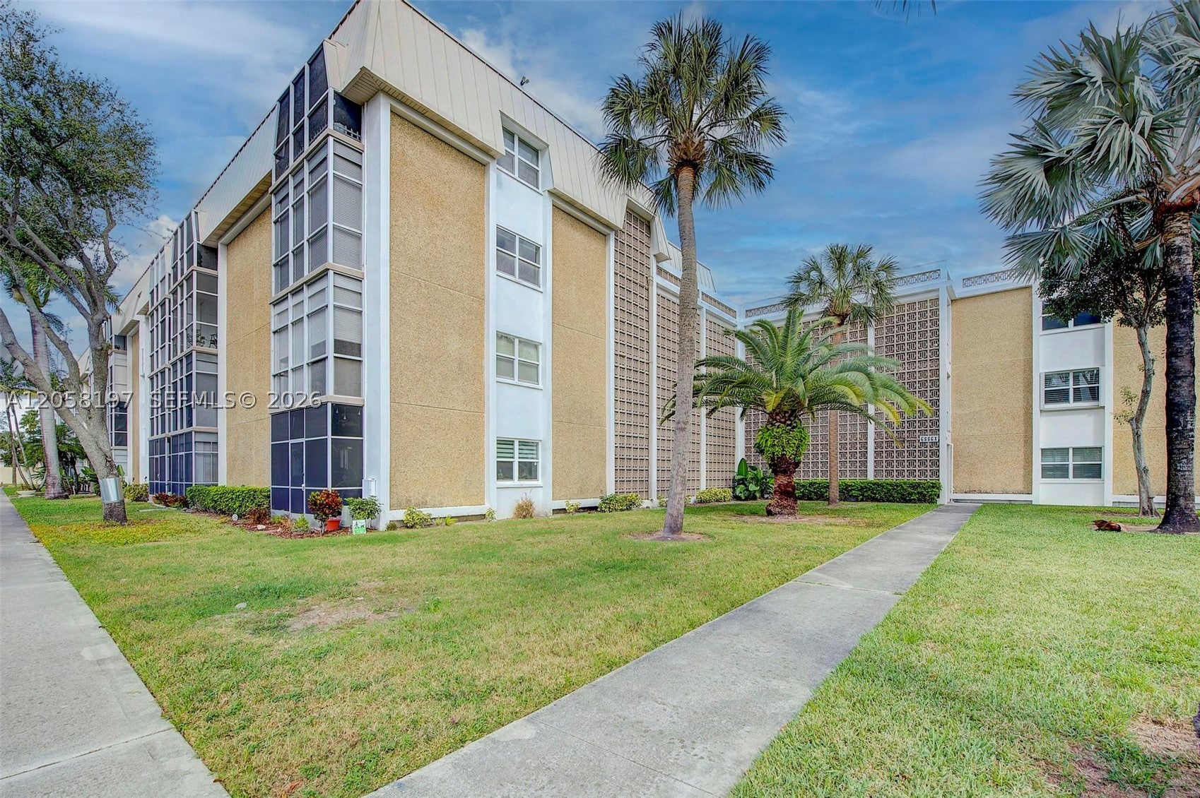 3020 NE 16th Ave 306, Oakland Park FL 33334