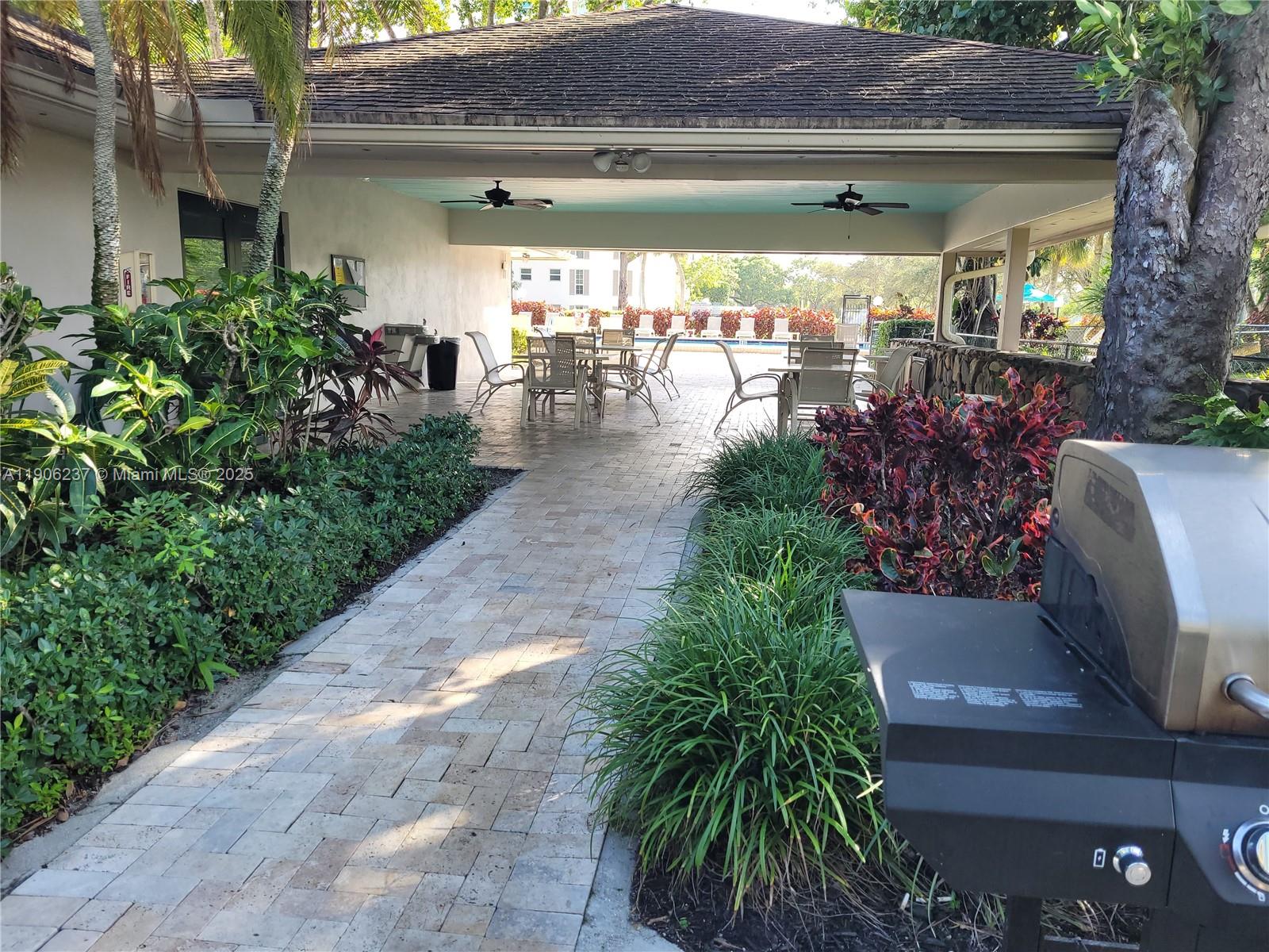 NO 13 PALM-AIRE COUNTRY C - Residential