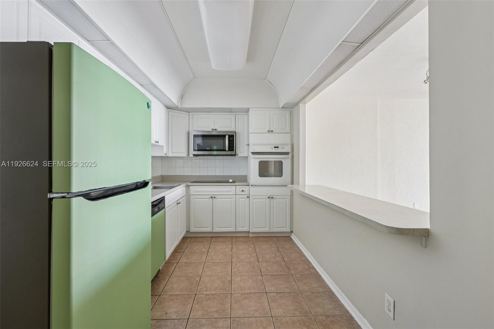 OCEANVIEW BUILDING A COND - Residential Lease