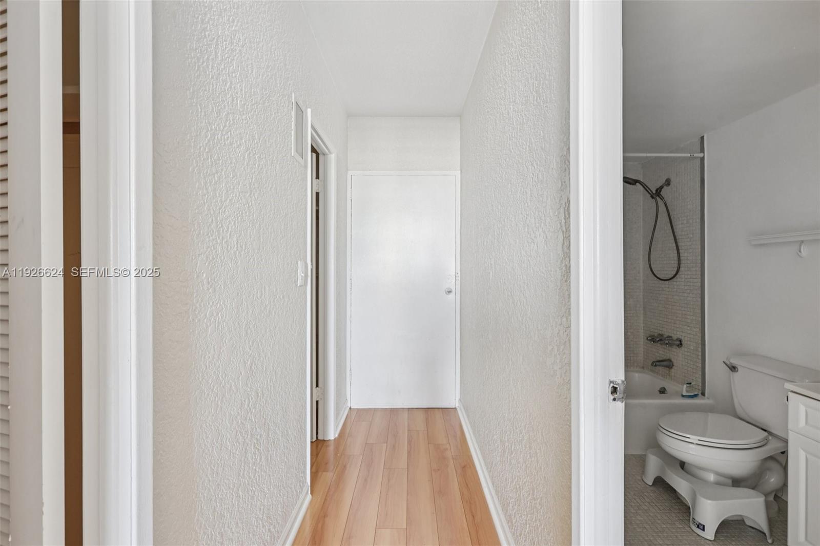 OCEANVIEW BUILDING A COND - Residential Lease