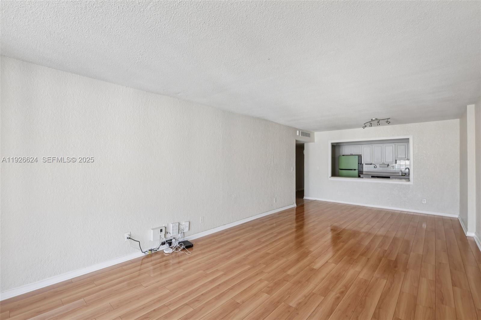 OCEANVIEW BUILDING A COND - Residential Lease