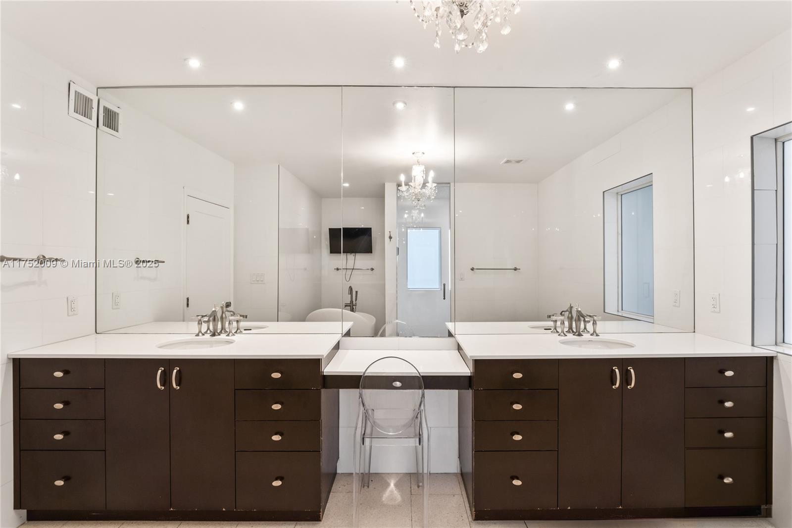 OAK HAVEN SUB SEC 3 - Residential