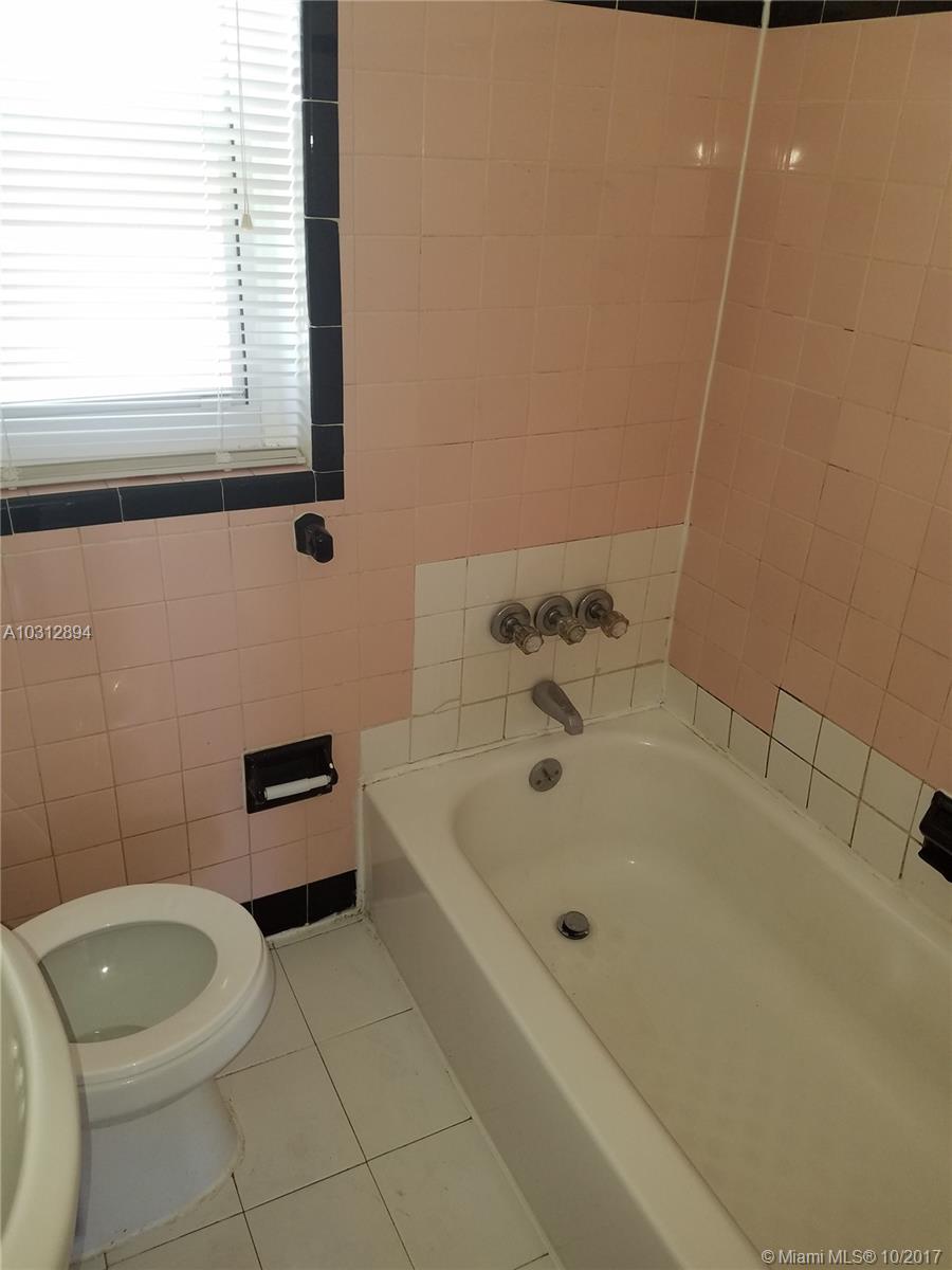 HOLLYWOOD - Residential Lease