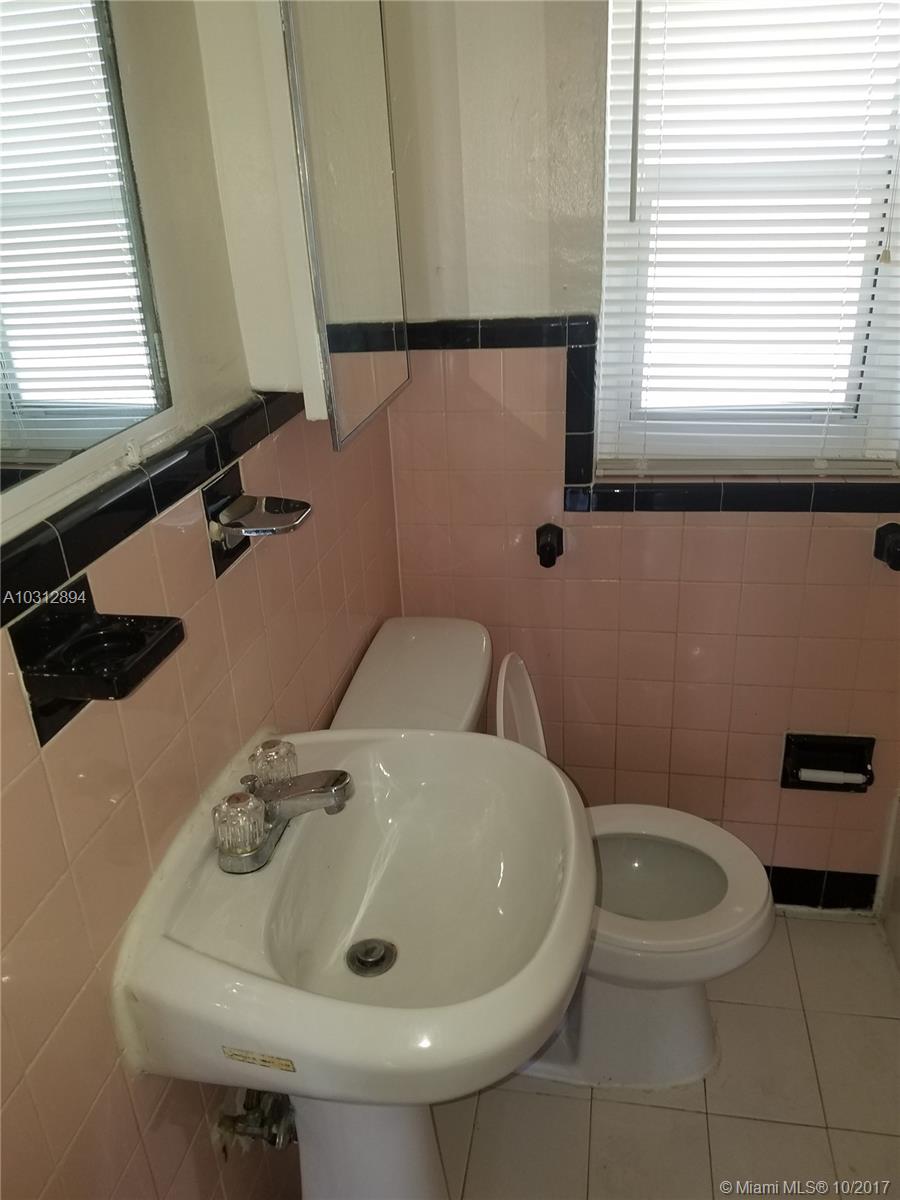 HOLLYWOOD - Residential Lease