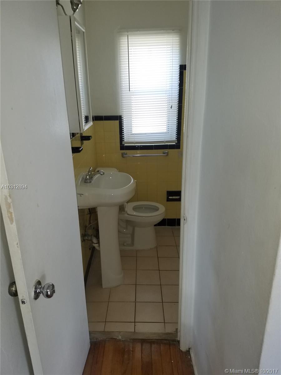 HOLLYWOOD - Residential Lease