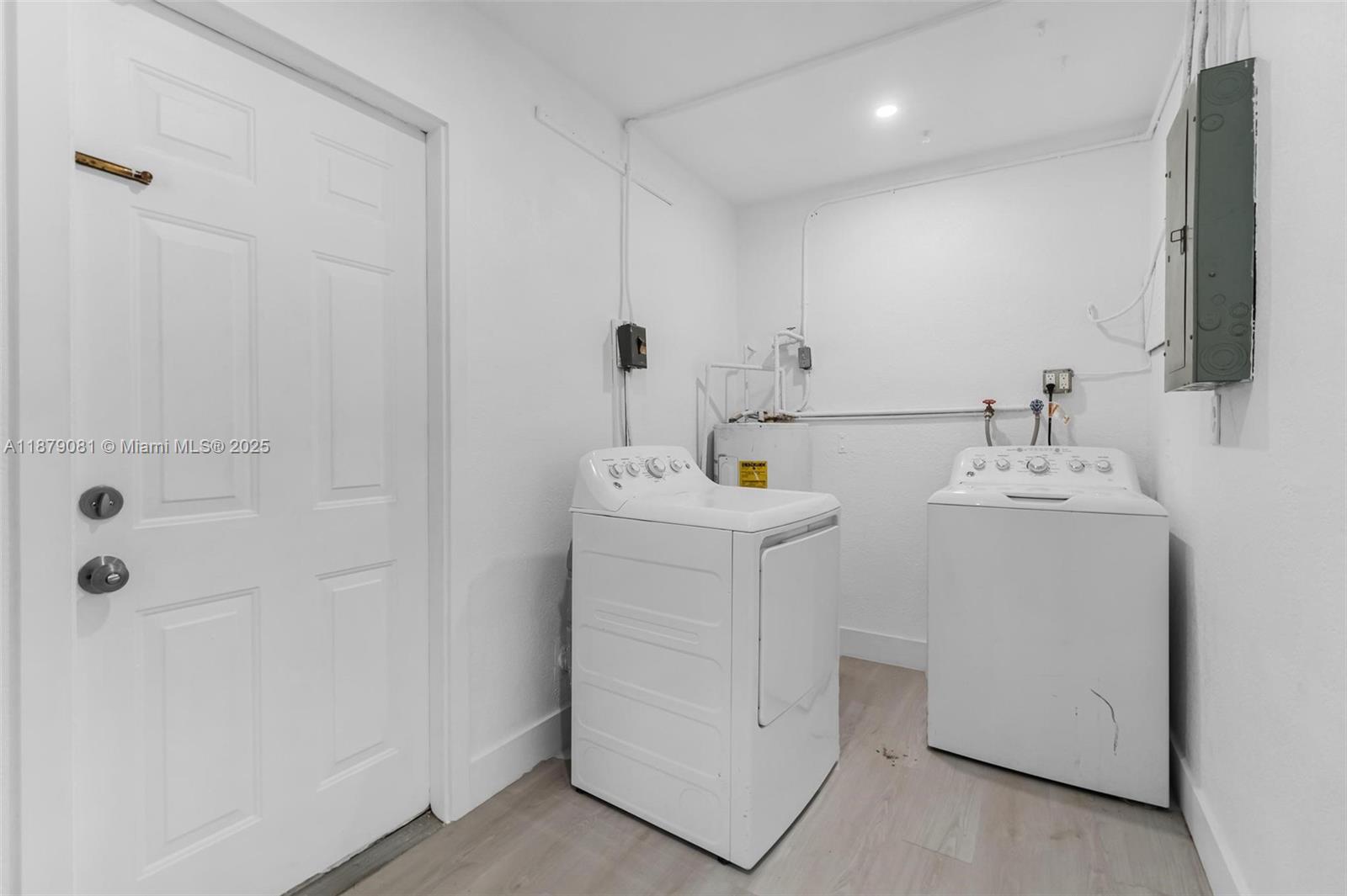 WINDWARD ESTATES SEC 1 - Residential Lease