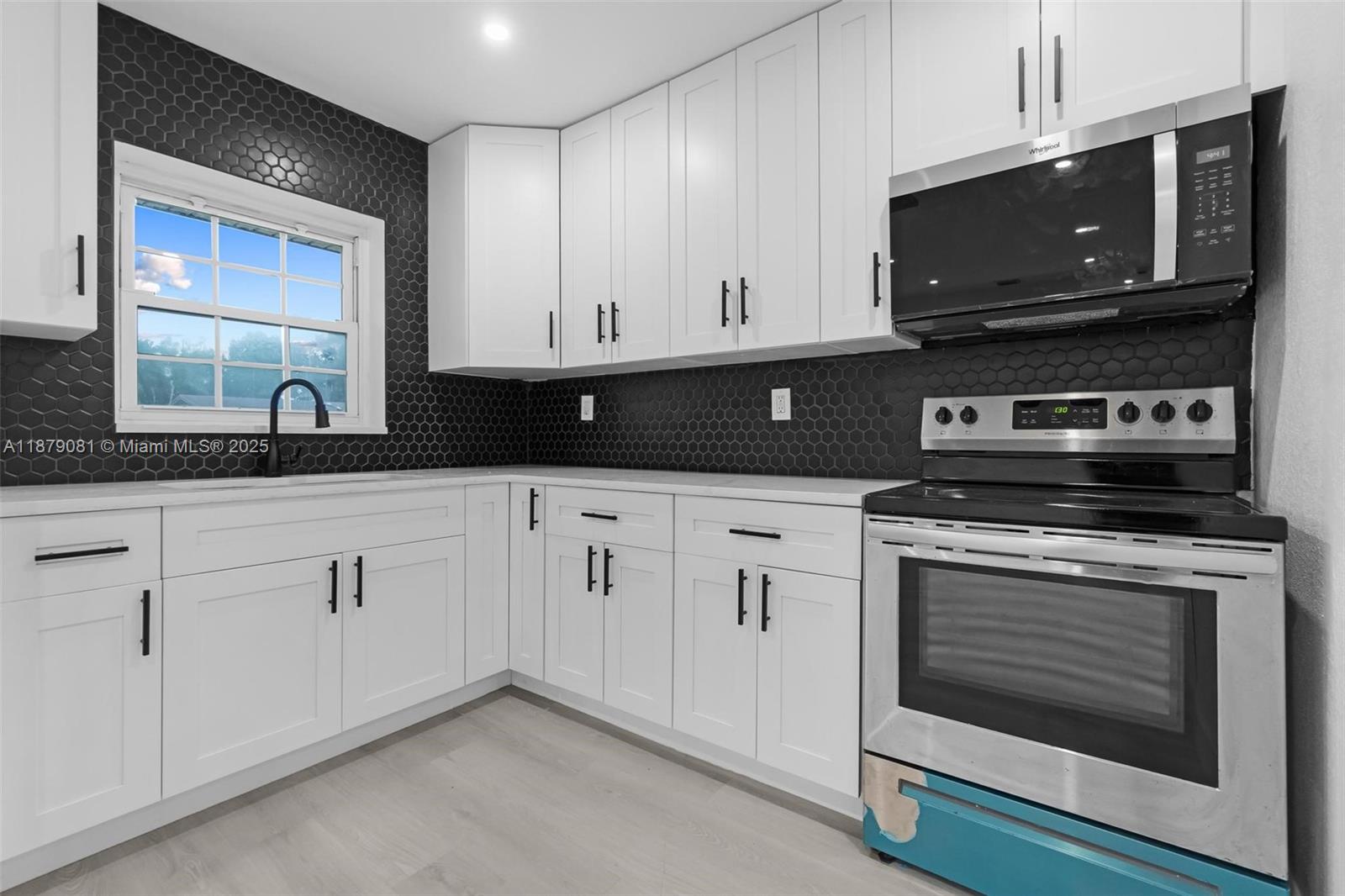 WINDWARD ESTATES SEC 1 - Residential Lease