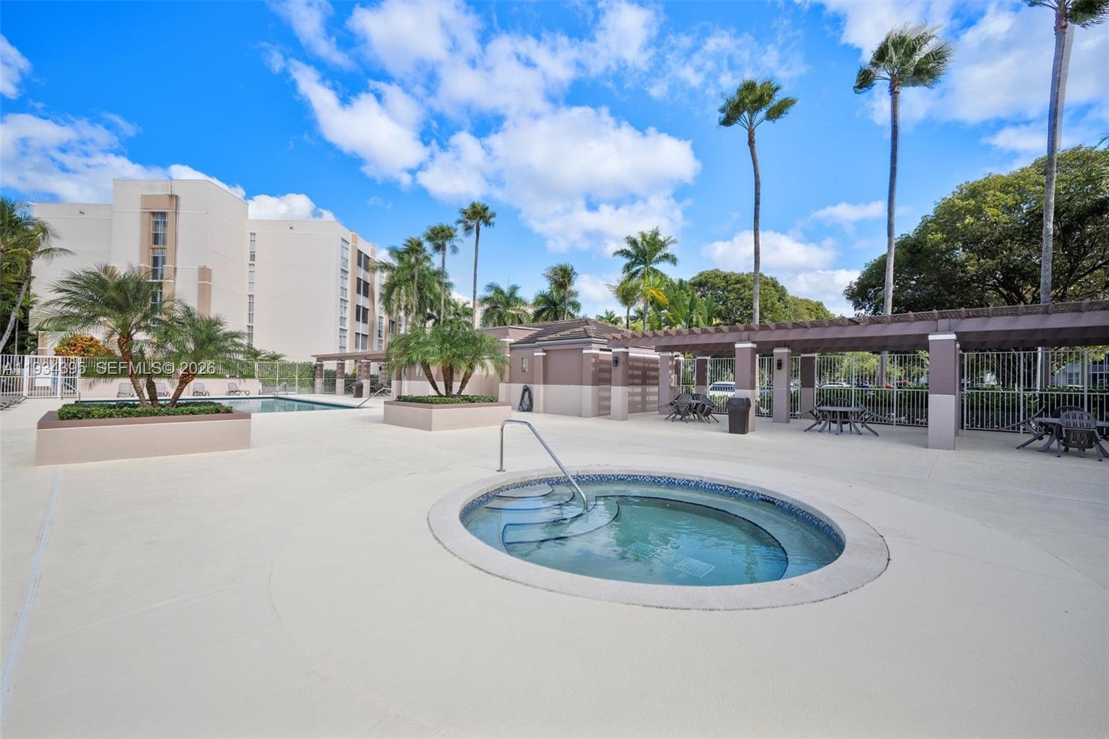 DORAL HOUSE CONDO NO 1 - Residential