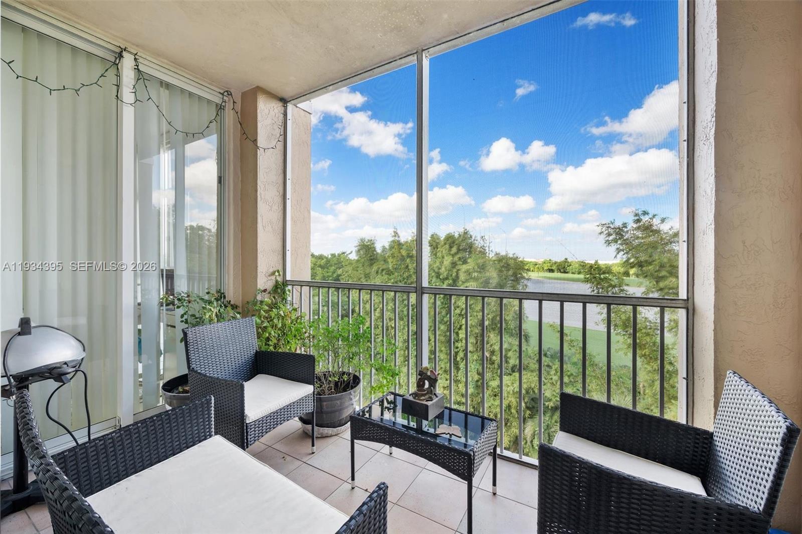 DORAL HOUSE CONDO NO 1 - Residential