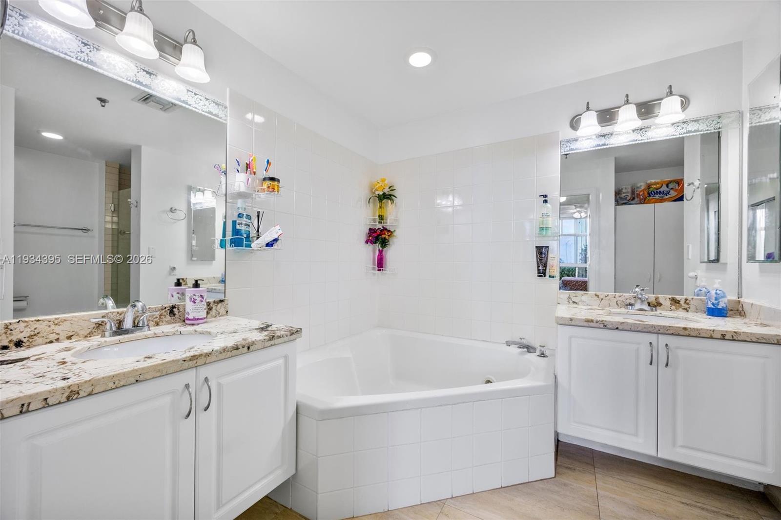 DORAL HOUSE CONDO NO 1 - Residential