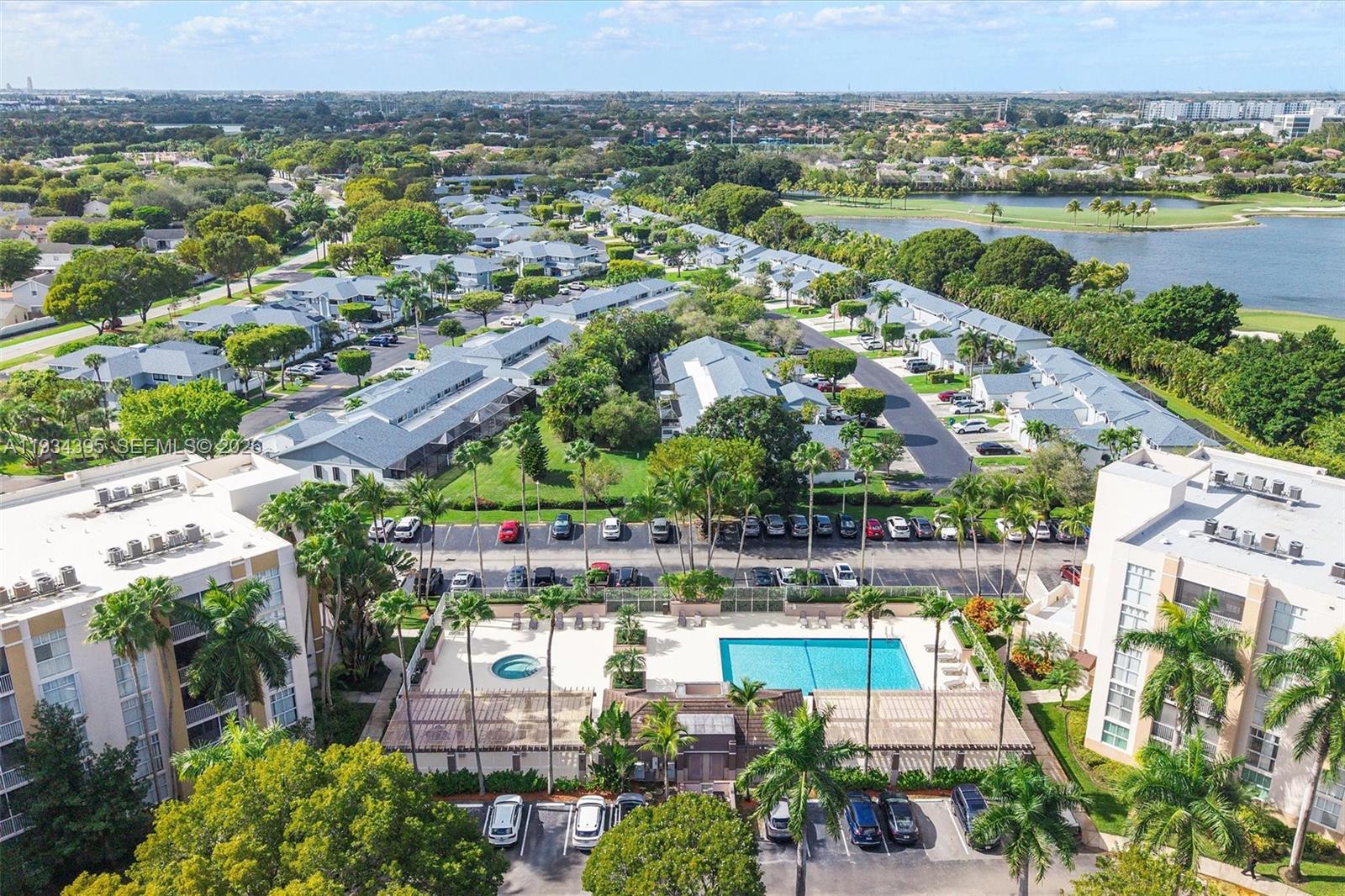 DORAL HOUSE CONDO NO 1 - Residential