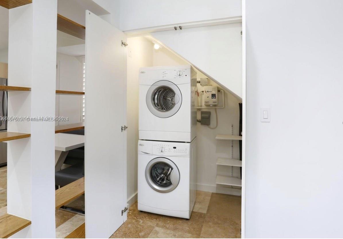 VILLAS AT SEGOVIA CONDO - Residential Lease