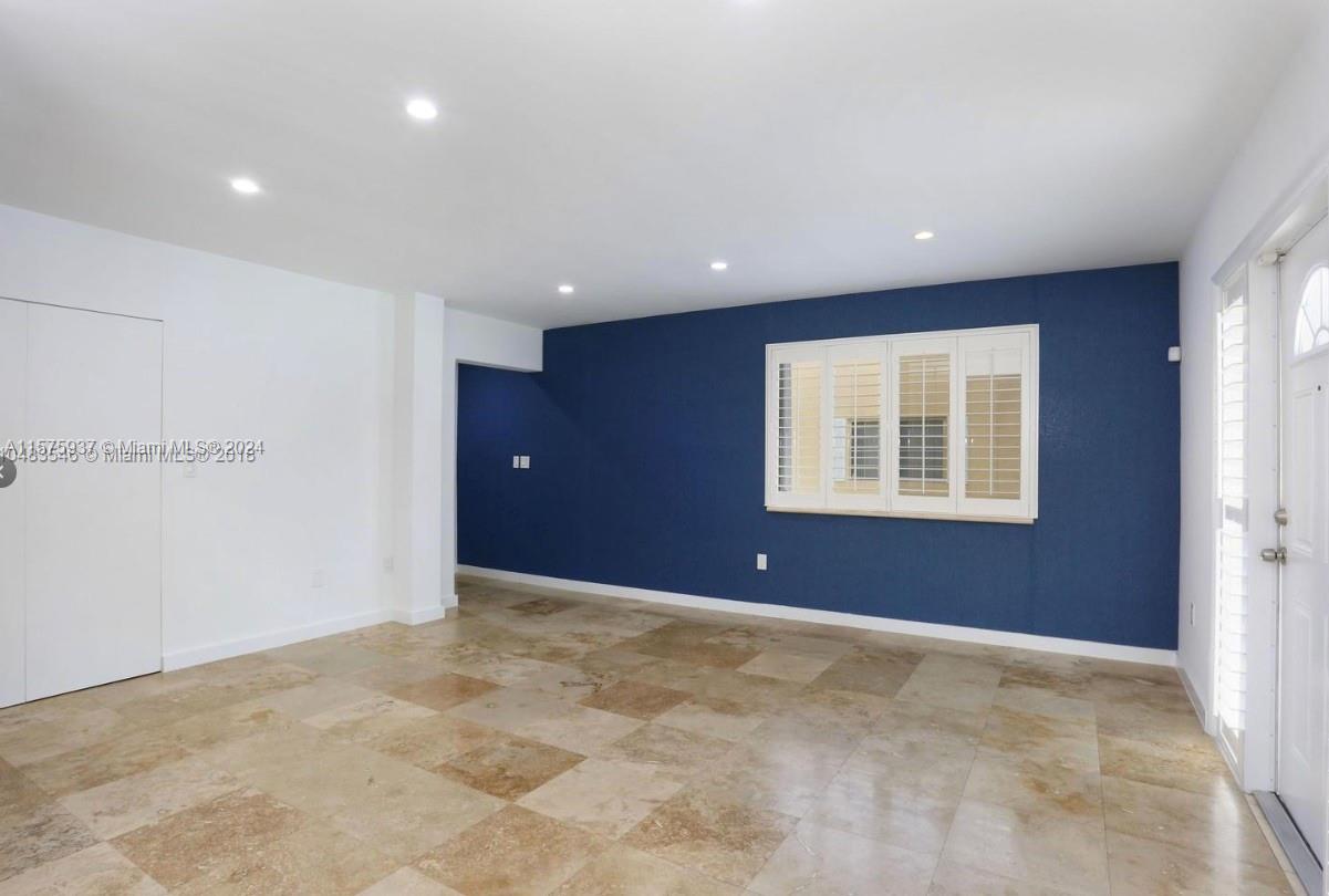 VILLAS AT SEGOVIA CONDO - Residential Lease