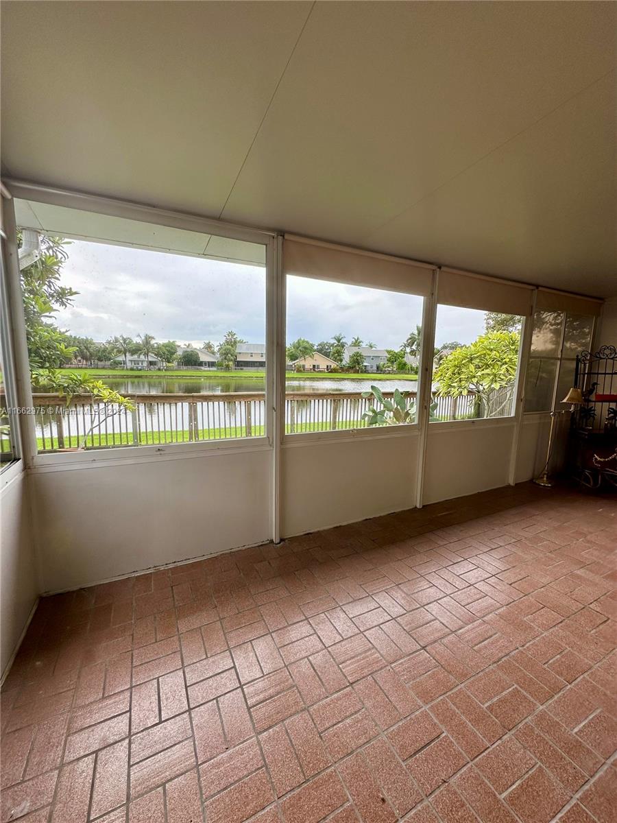 SAWGRASS ESTATES - Residential