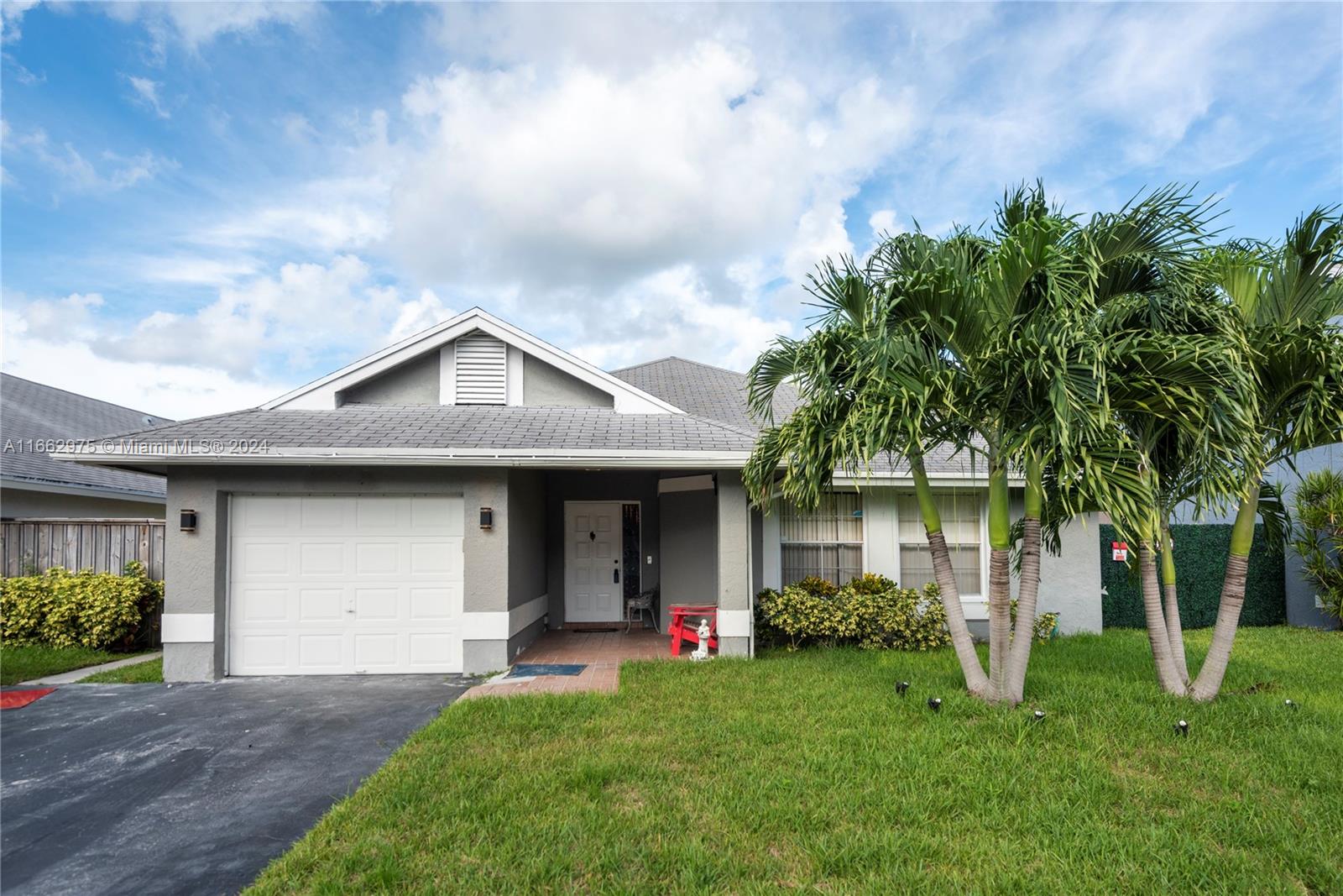 SAWGRASS ESTATES - Residential