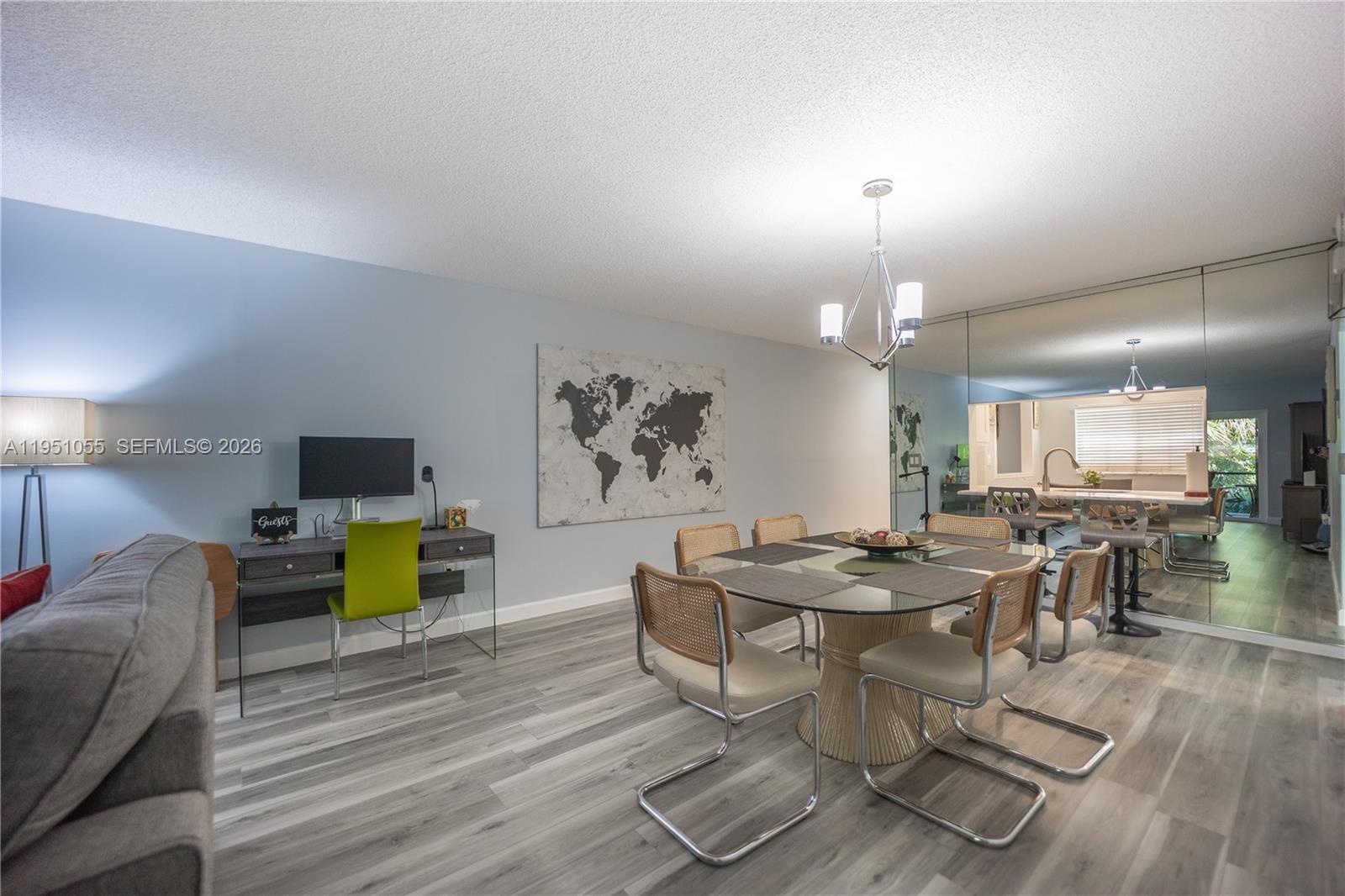 NINTH GREEN AT CRYSTAL LA - Residential