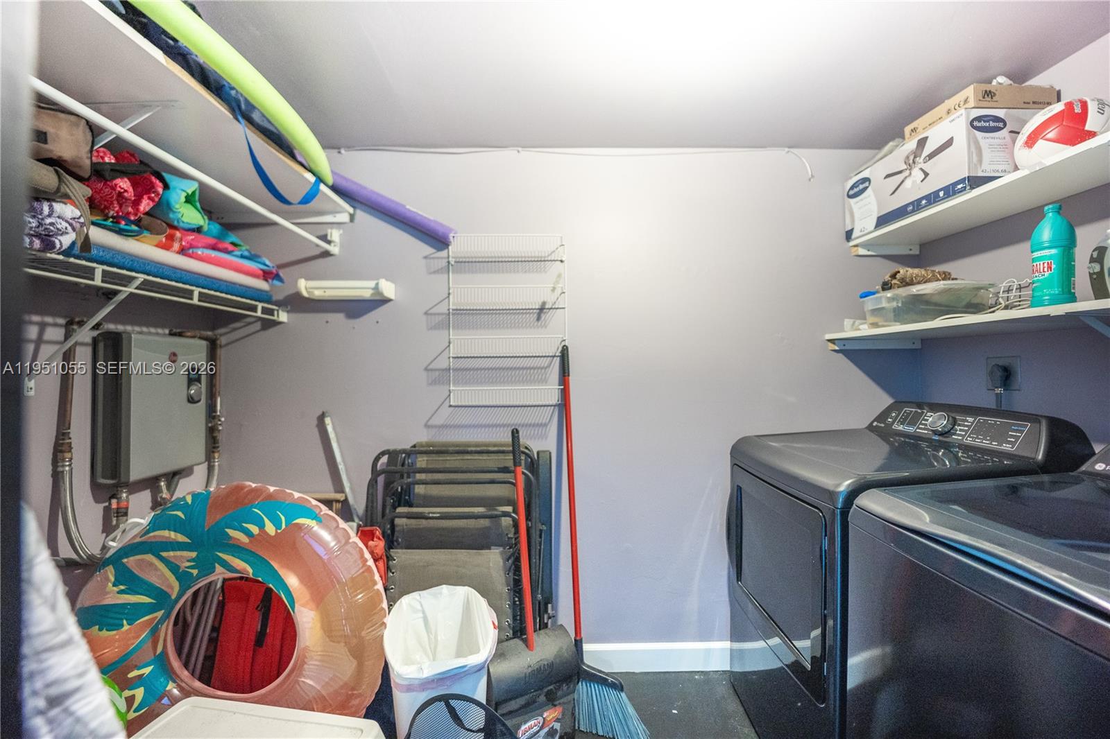 NINTH GREEN AT CRYSTAL LA - Residential