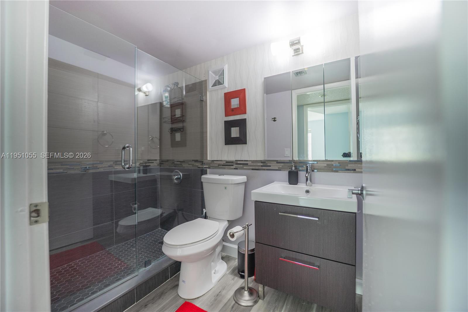 NINTH GREEN AT CRYSTAL LA - Residential