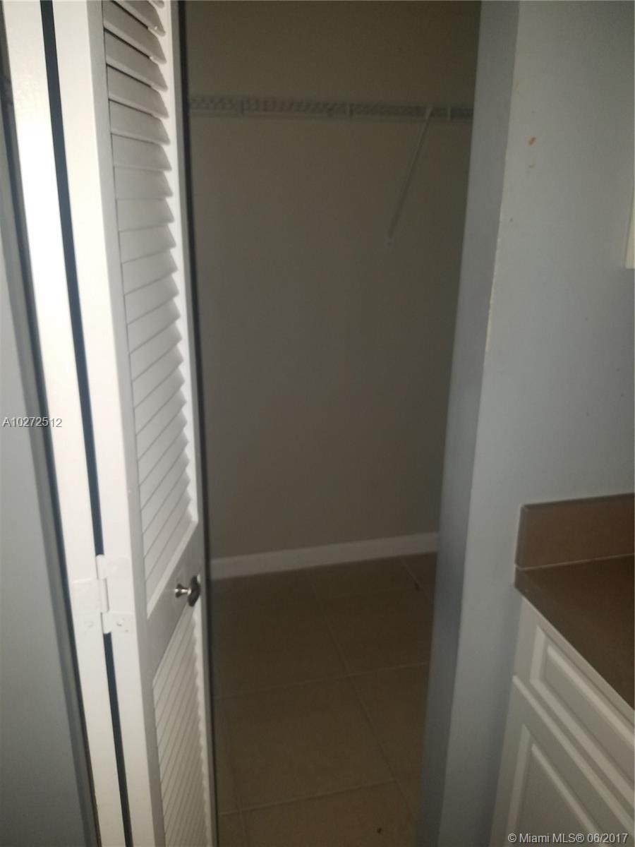 INVERRARY C C PH I - Residential Lease