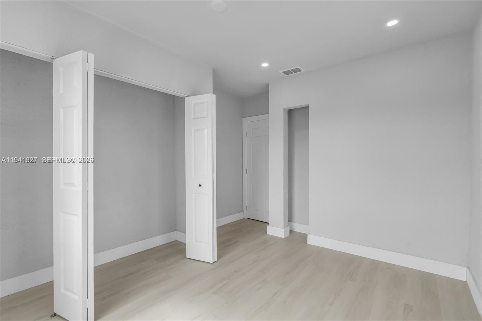 INGLESIDE PARK - Residential