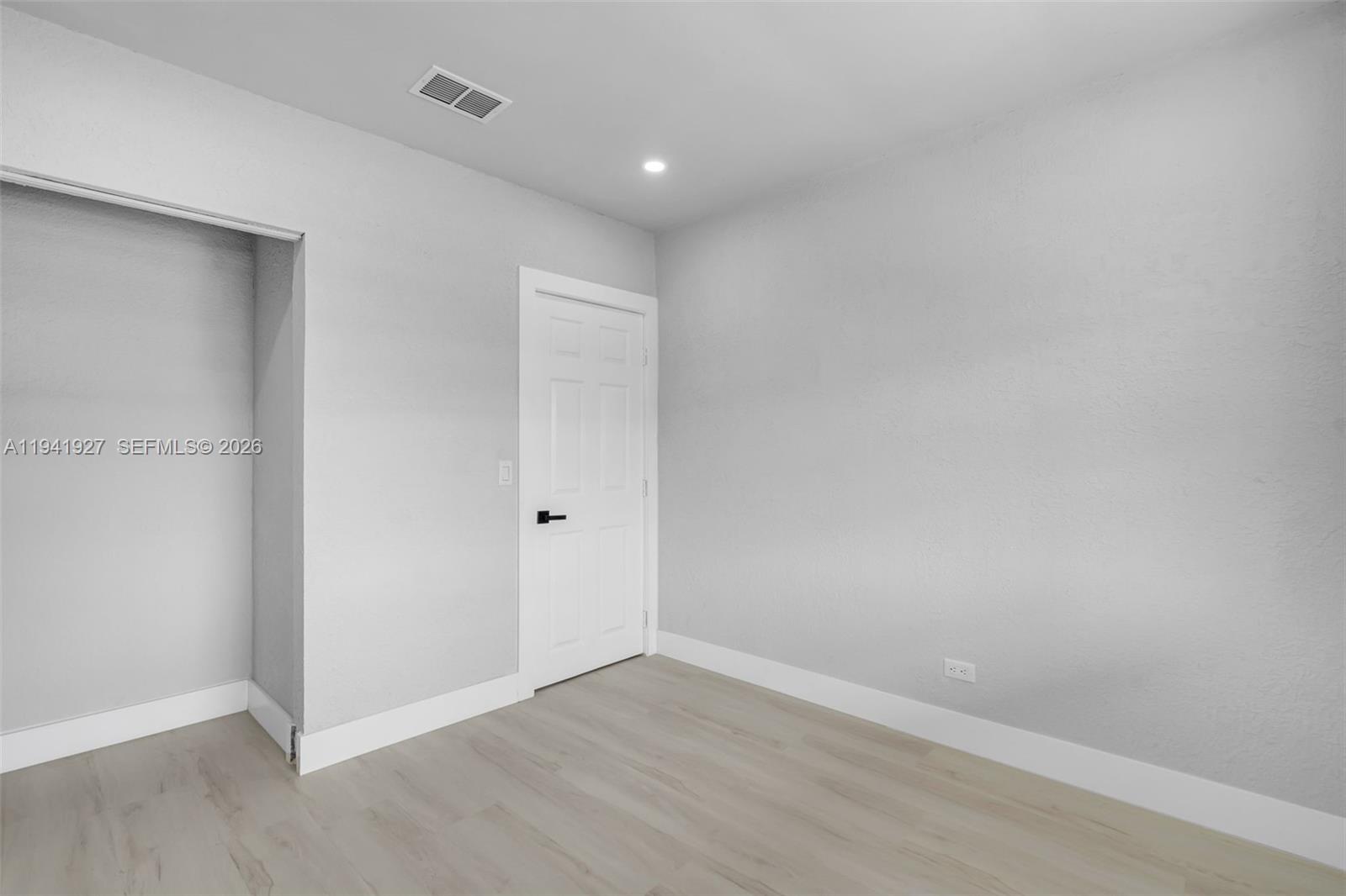 INGLESIDE PARK - Residential