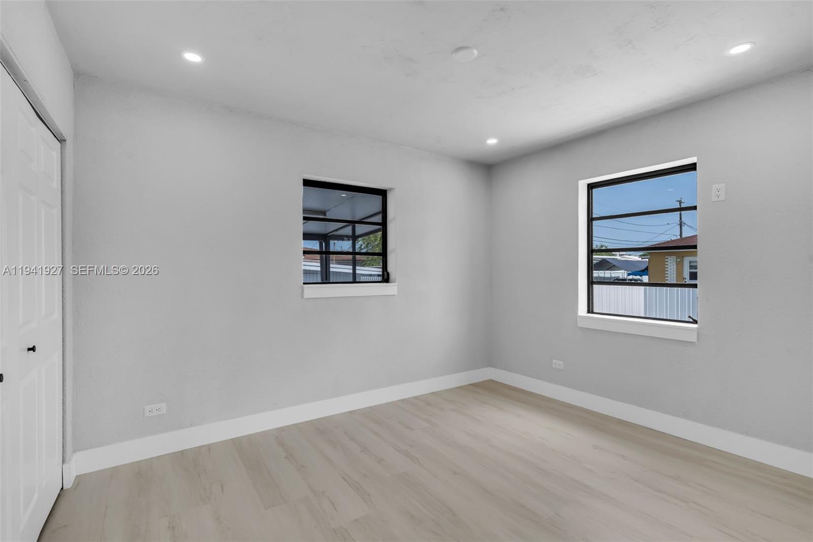 INGLESIDE PARK - Residential