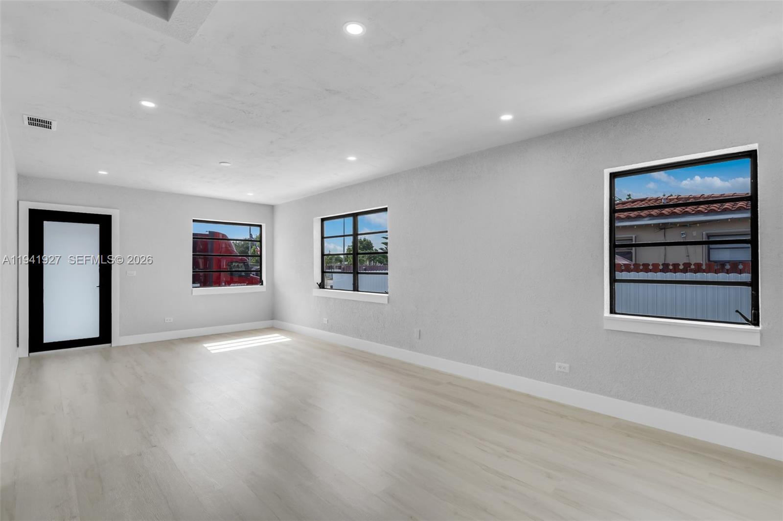 INGLESIDE PARK - Residential