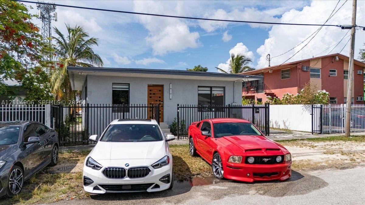 666 NW 28th St
