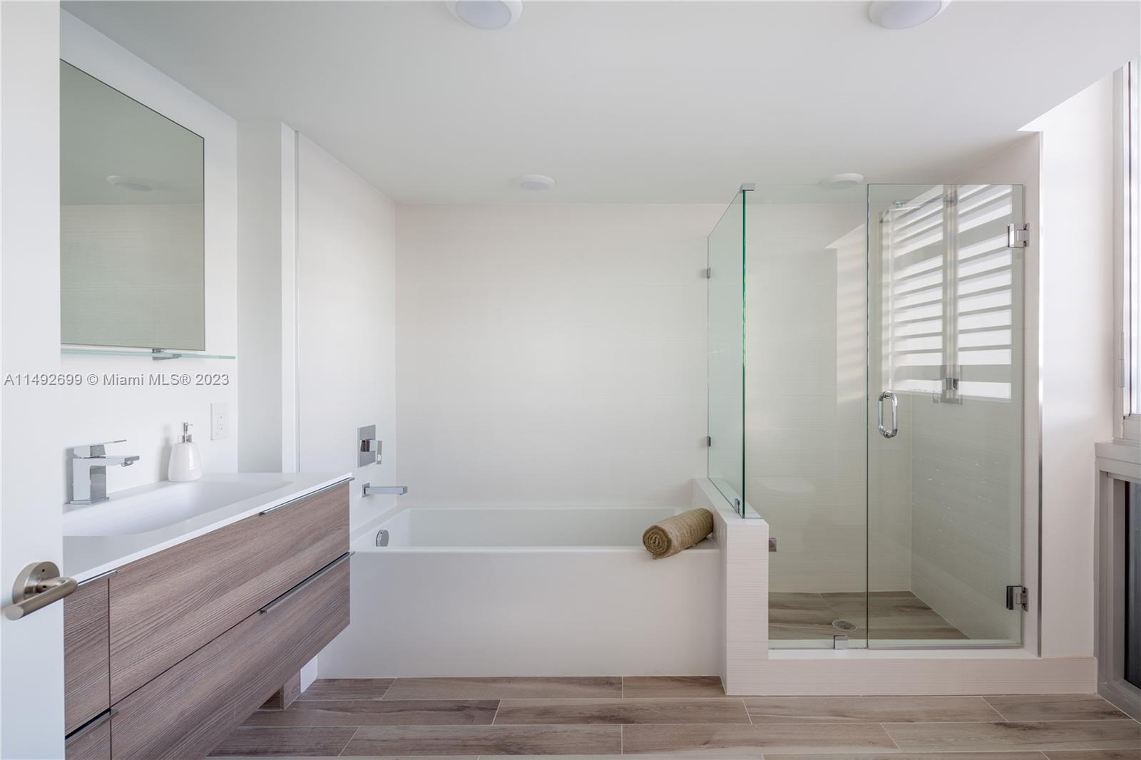 THE IVORY RESIDENCE CONDO - Residential