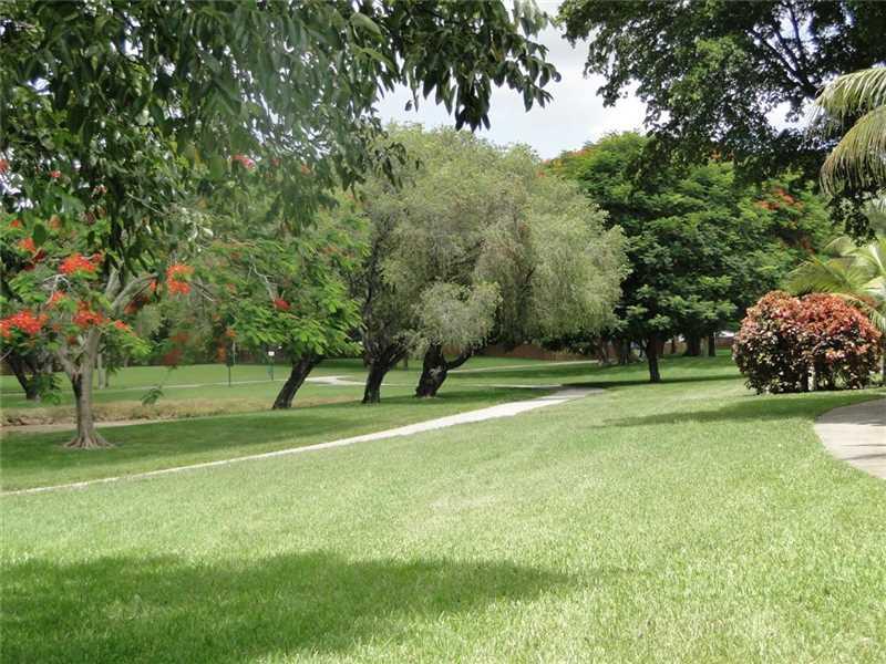 Ample 1/1 unit with great size bedroom * Roman tub in bathroom, wooded floors * Washer & dryer in unit * Family oriented community, lot of green areas with lake, sandy beach area, jogging paths & gorgeous club house.