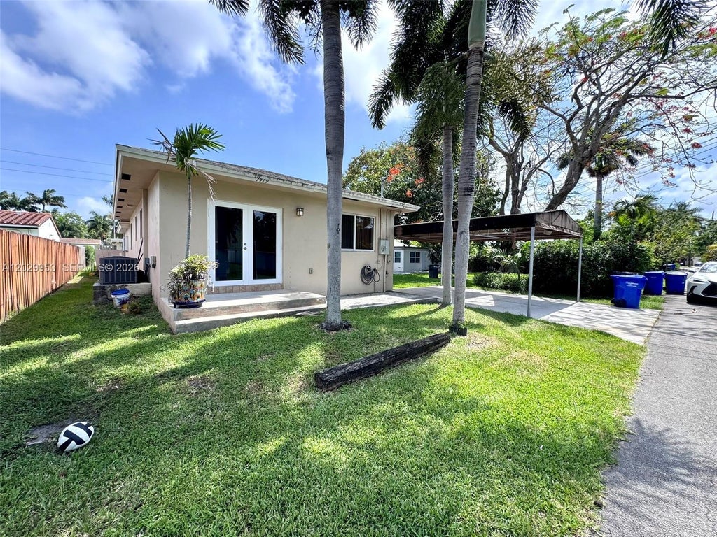 Photo of 1419 Garfield St #2 (Back), Hollywood, FL 33020 (MLS # A12029953)