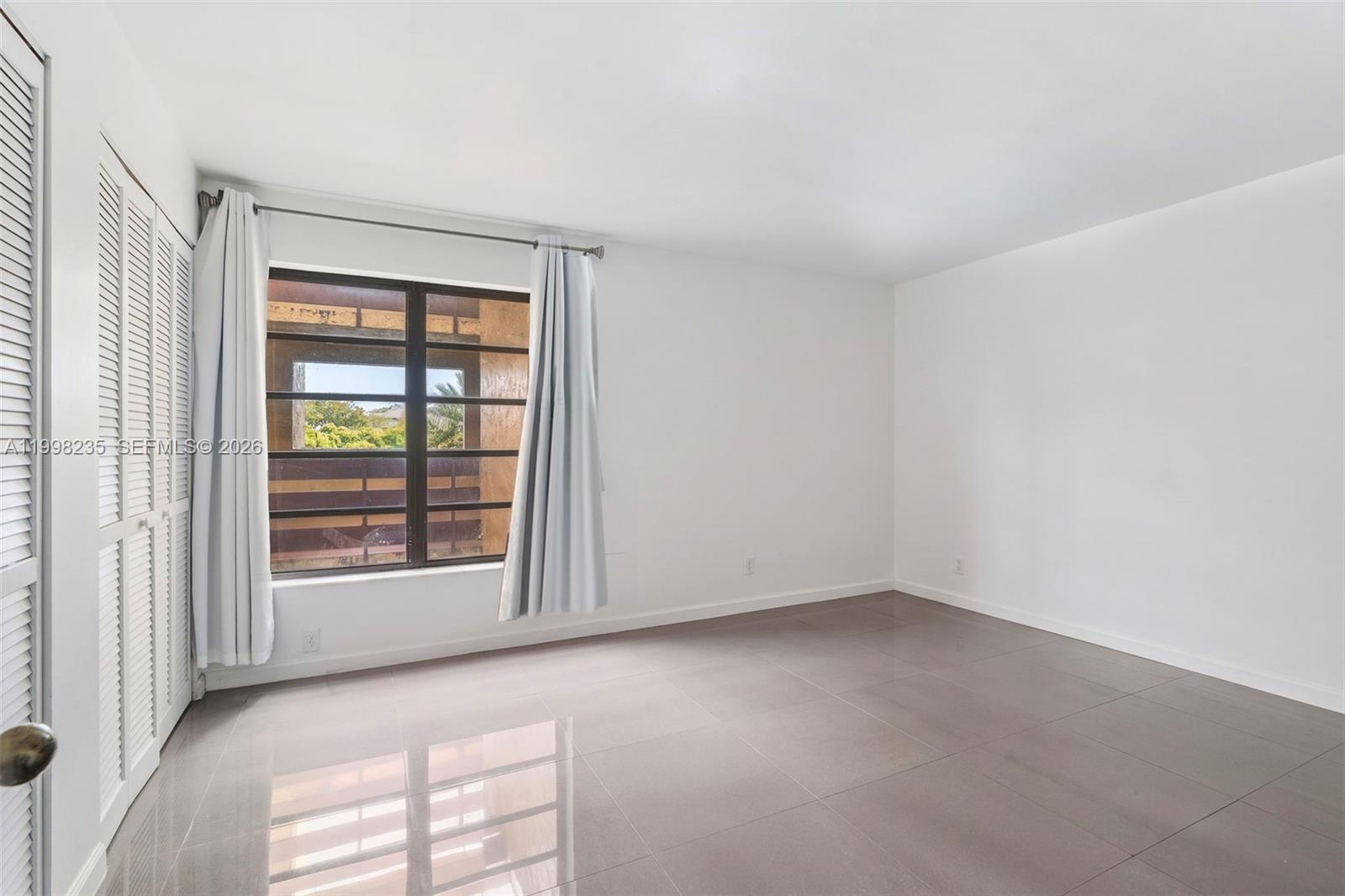 KENLAND POINTE CONDO #1 - Residential