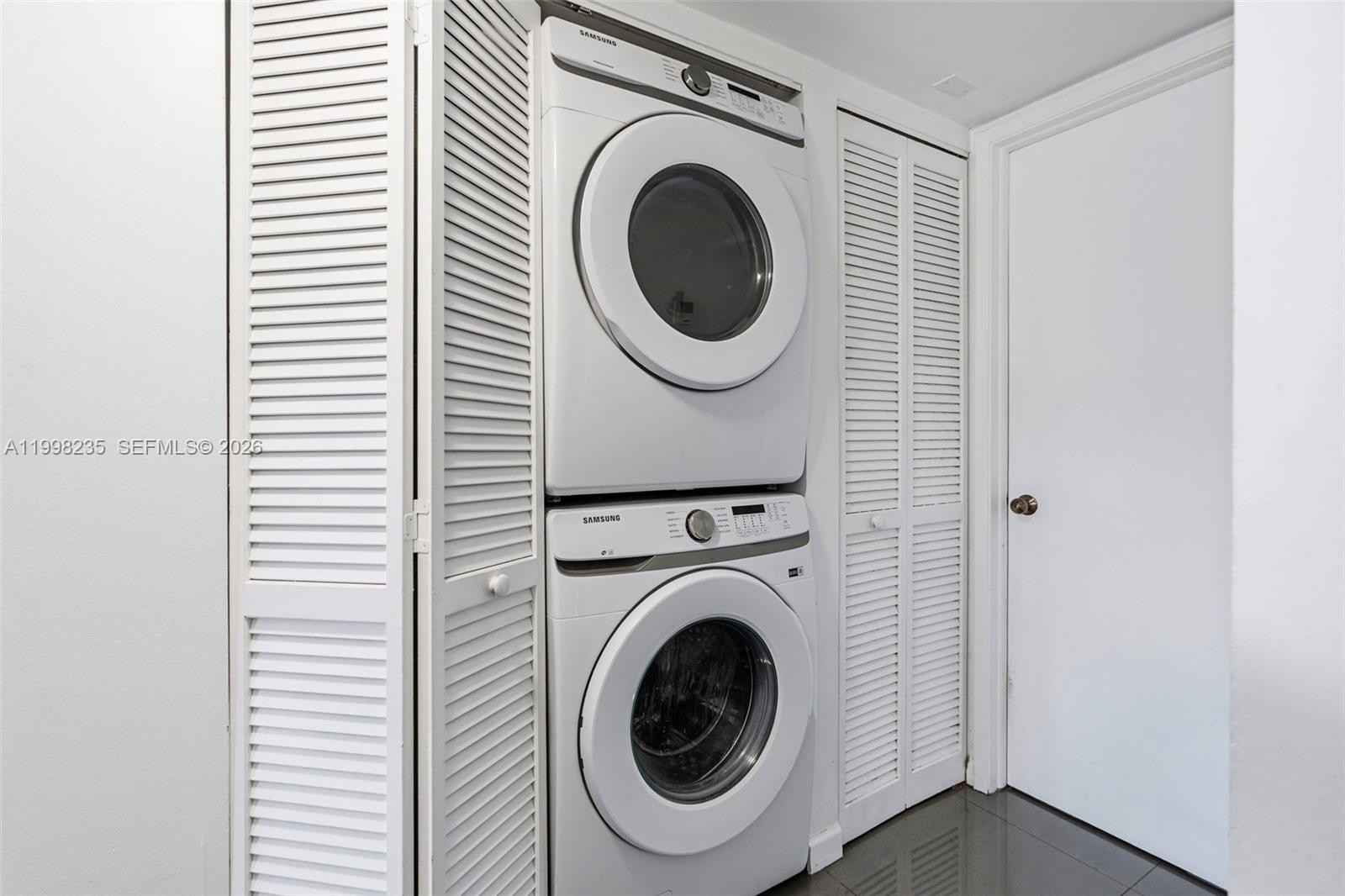 KENLAND POINTE CONDO #1 - Residential