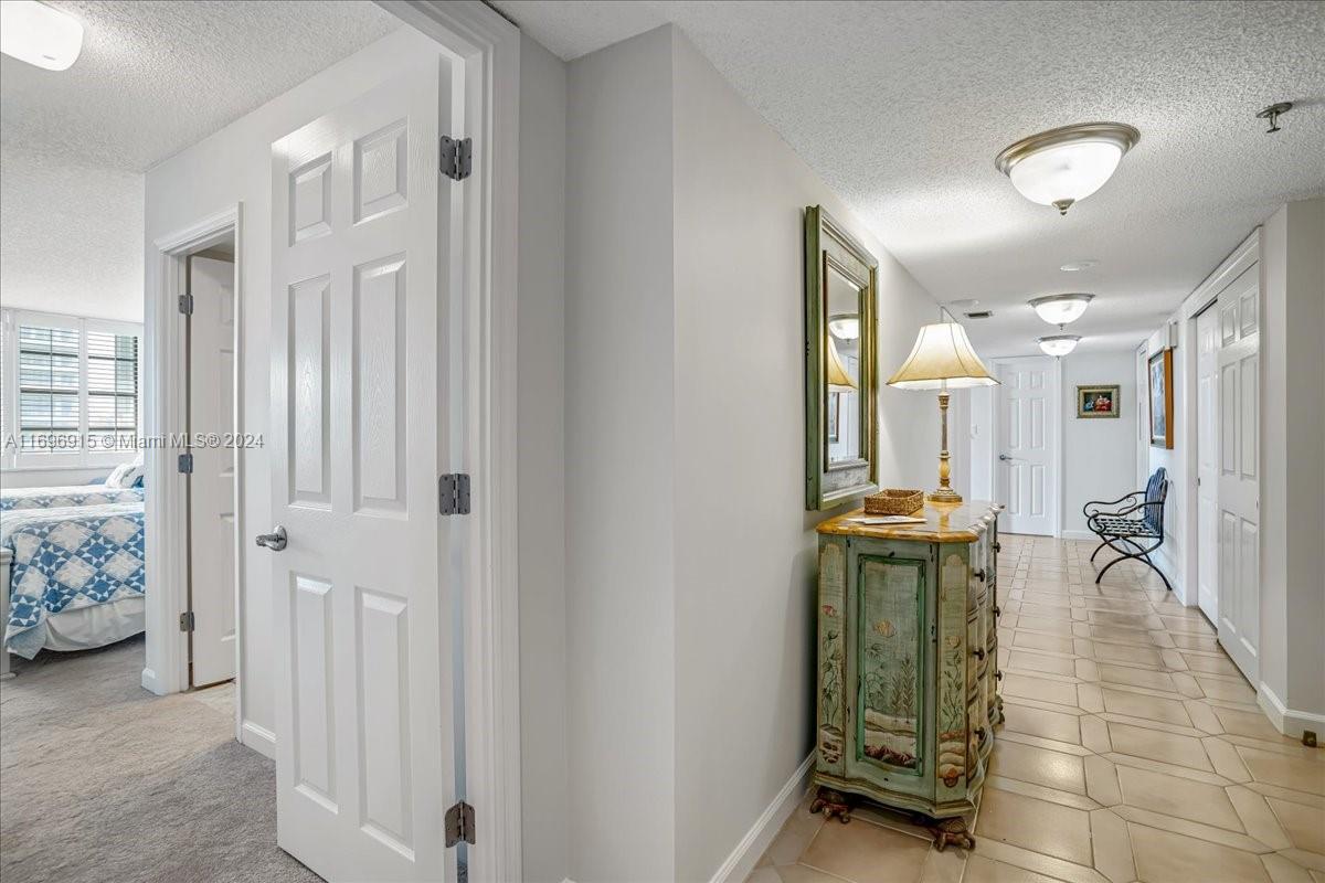 SUMMIT HOUSE CONDOMINIUM - Residential