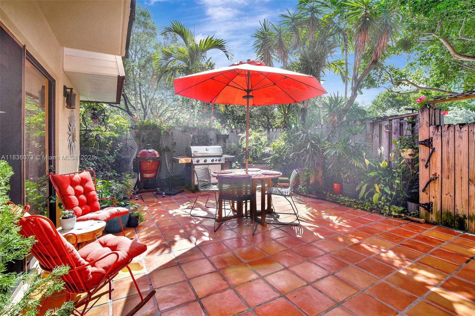 701 NW 98th Cir, Plantation, FL, 33324/$395,000 4 701 NW 98th Cir